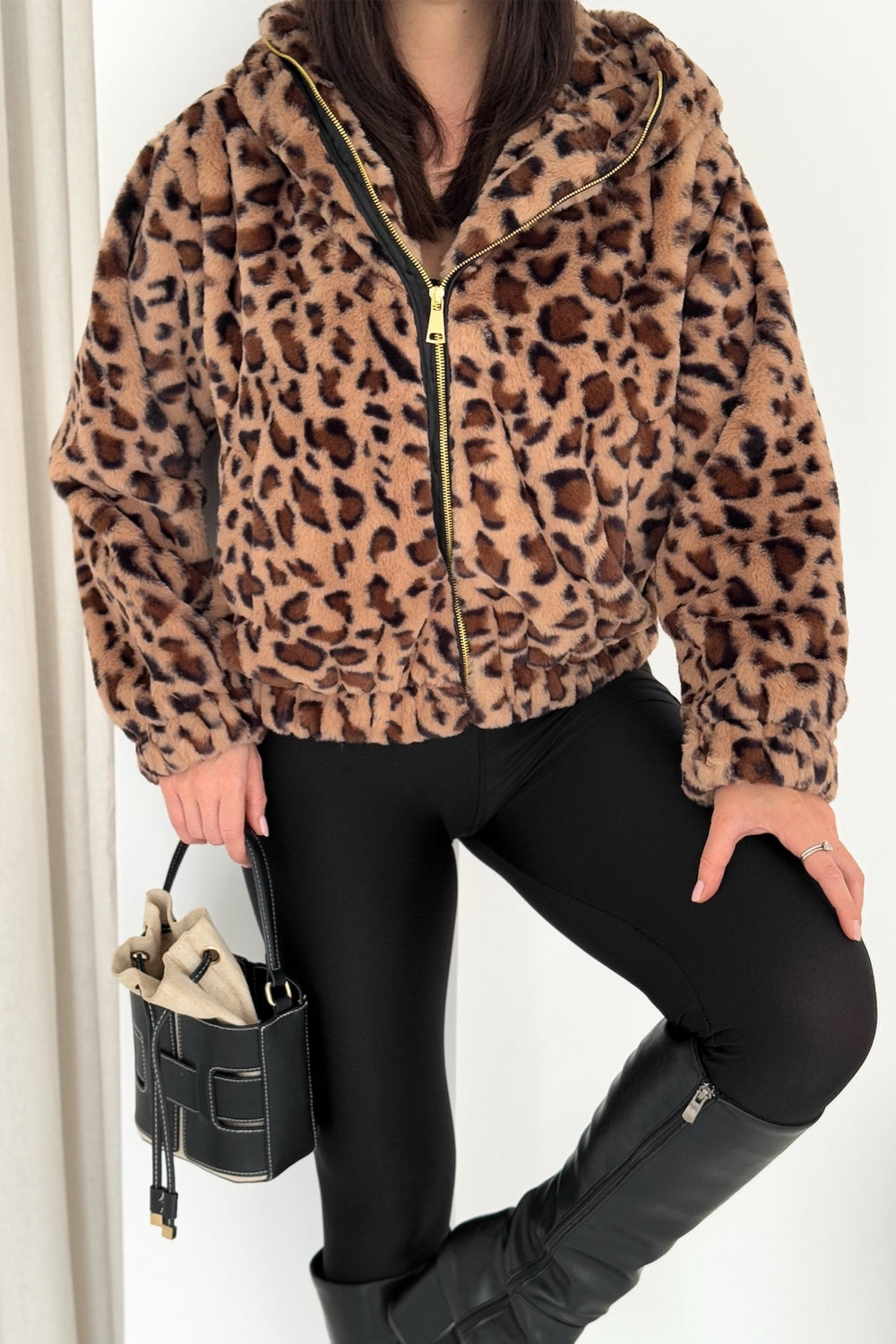 Leopar Fermuarlı Kapüşonlu İçi Astarlı Peluş Kürk Mont - Çok Renkli