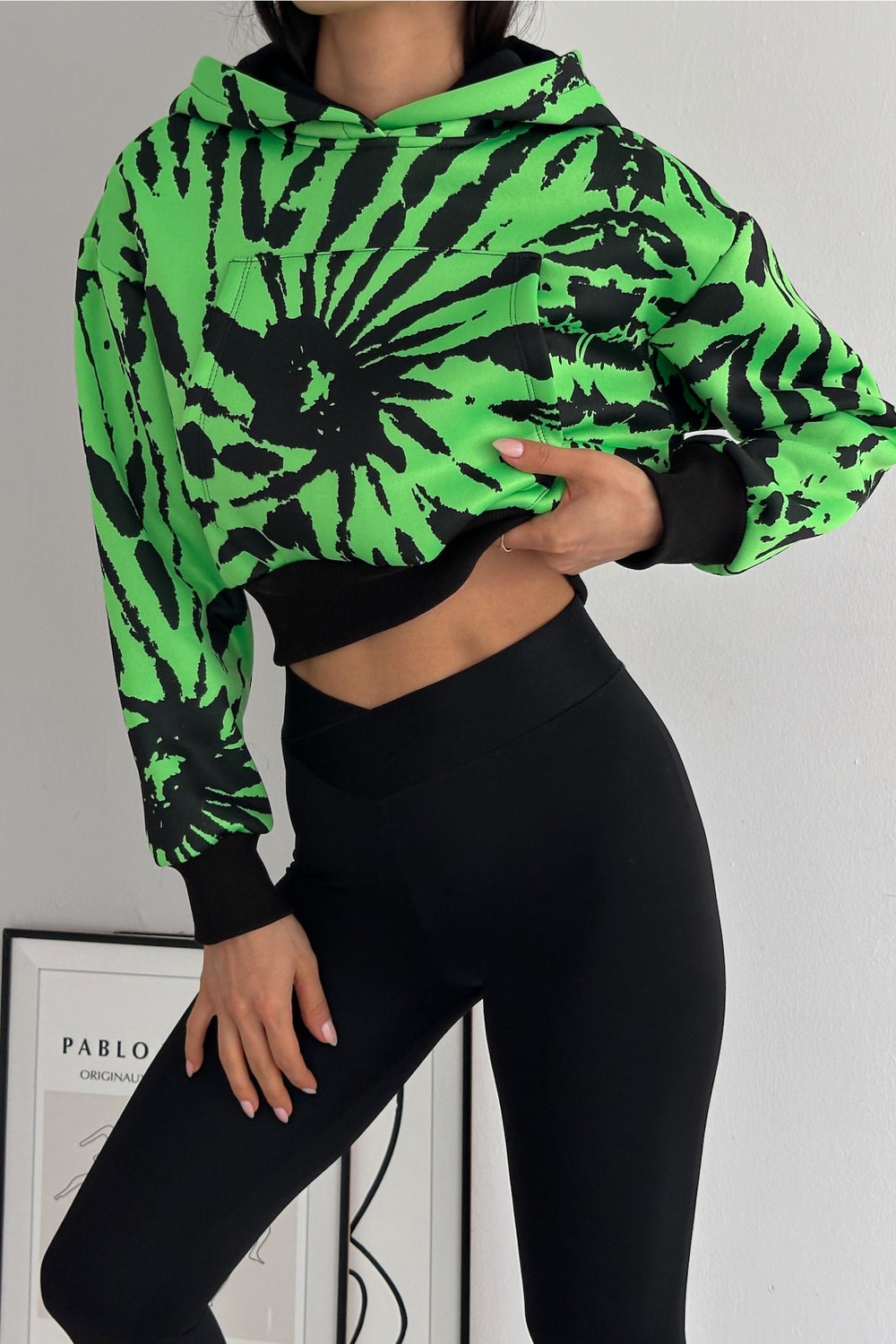 Kapüşonlu Kanguru Cepli Renkli 3 İplik Şardonlu Crop Sweatshirt - Yeşil