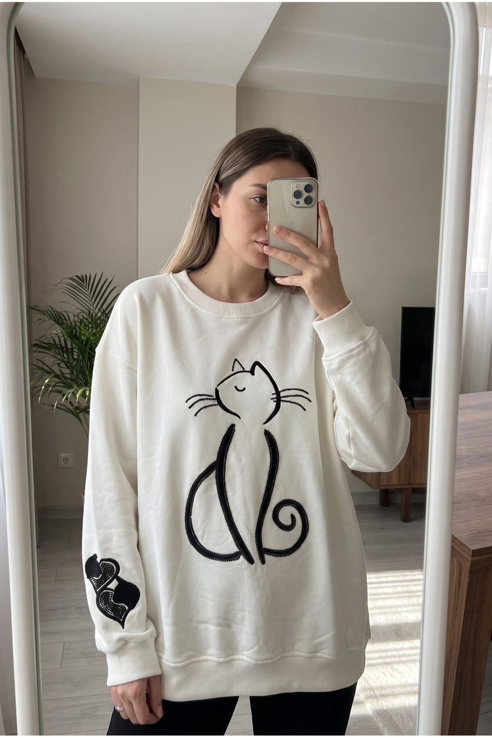 Kedi Nakışlı Boncuk İşlemeli %100 Pamuk Sweatshirt - Beyaz
