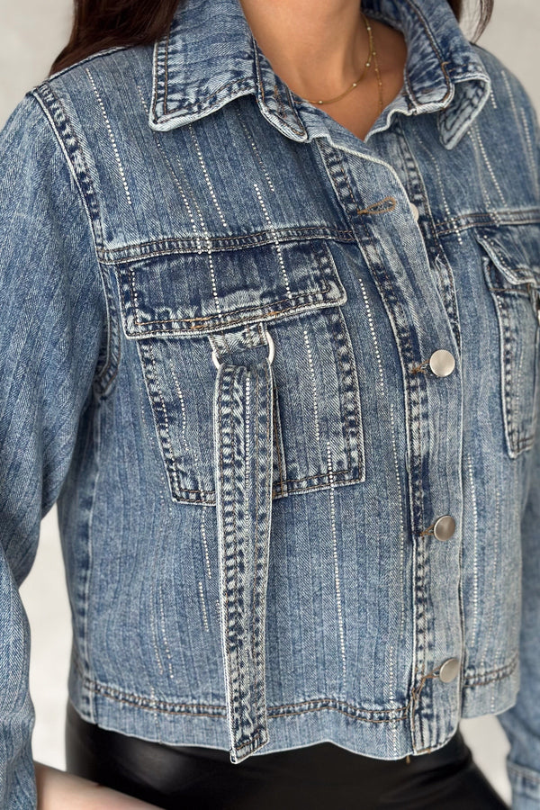 Kadın Mavi Çift Cepli Pul Detaylı Denim Kısa Kot Ceket - Lacivert