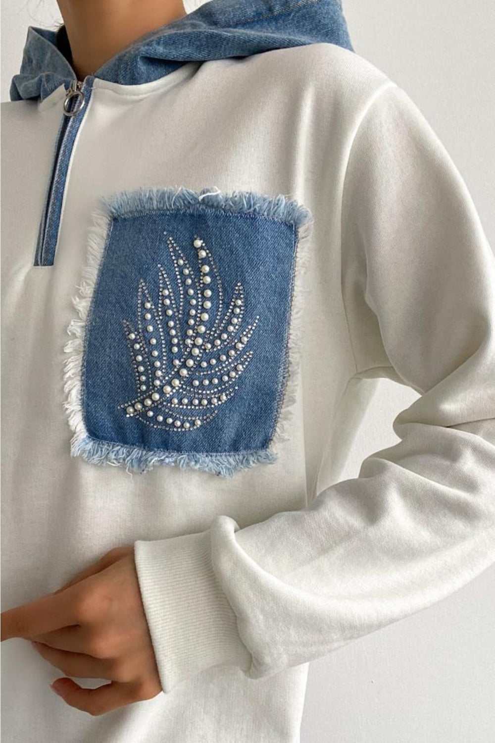Kadın Yeni Sezon Inci Zımbalı Kot Detaylı Kapüşonlu Oversize Sweatshirt - Ekru