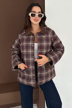 Kadın Kadife Yaka Detaylı Ekose Çıtçıt Düğme Kapitone Astarlı Oversize Mont - Kahverengi