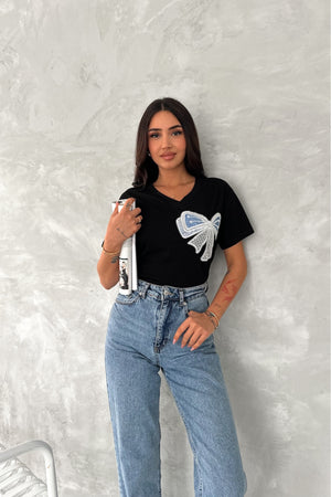 Kadın Dikme Boncuk Ve Pul İşlemeli Fiyonk Detaylı %100 Pamuk T-shirt - Siyah