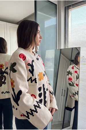 Kadın Nakışlı Ceket Oversize Çiçek İşlemeli Etnik Desenli Cepli Düğmeli Ceket - Krem