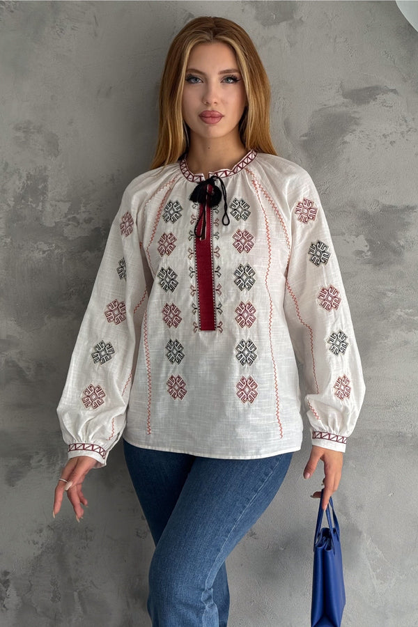Kadın Püsküllü Komple Nakış İşlemeli Retro Desenli Rahat Pamuklu Bluz - Beyaz