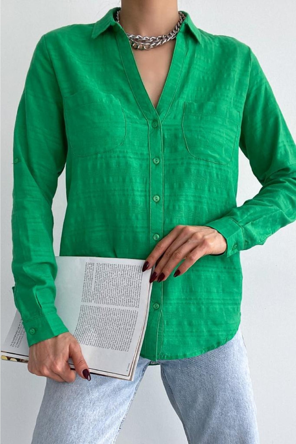 Kadın V Yaka Çift Cepli Katlanır Kol Slim Fit Kalıp Gömlek - Yeşil