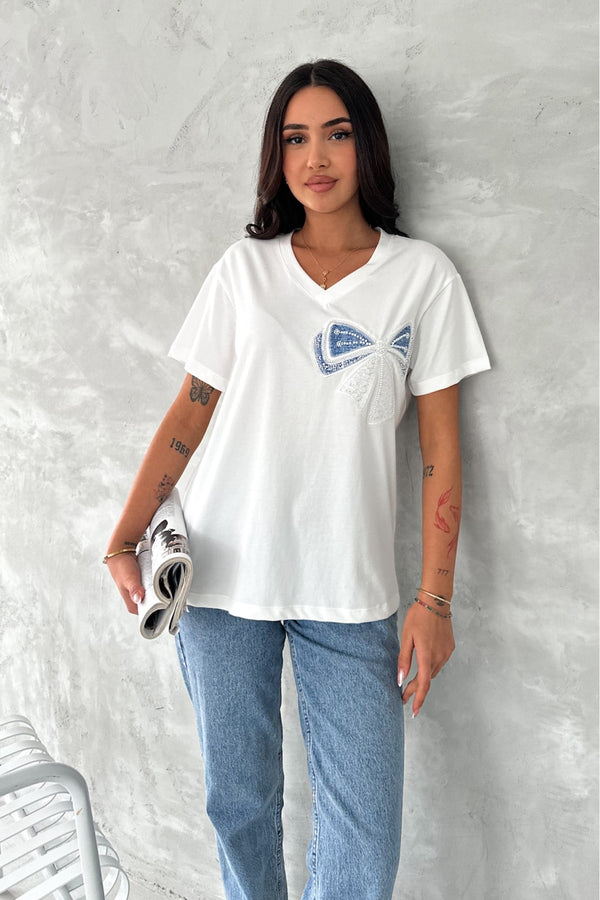 Kadın Dikme Boncuk Ve Pul İşlemeli Fiyonk Detaylı %100 Pamuk T-shirt - Beyaz