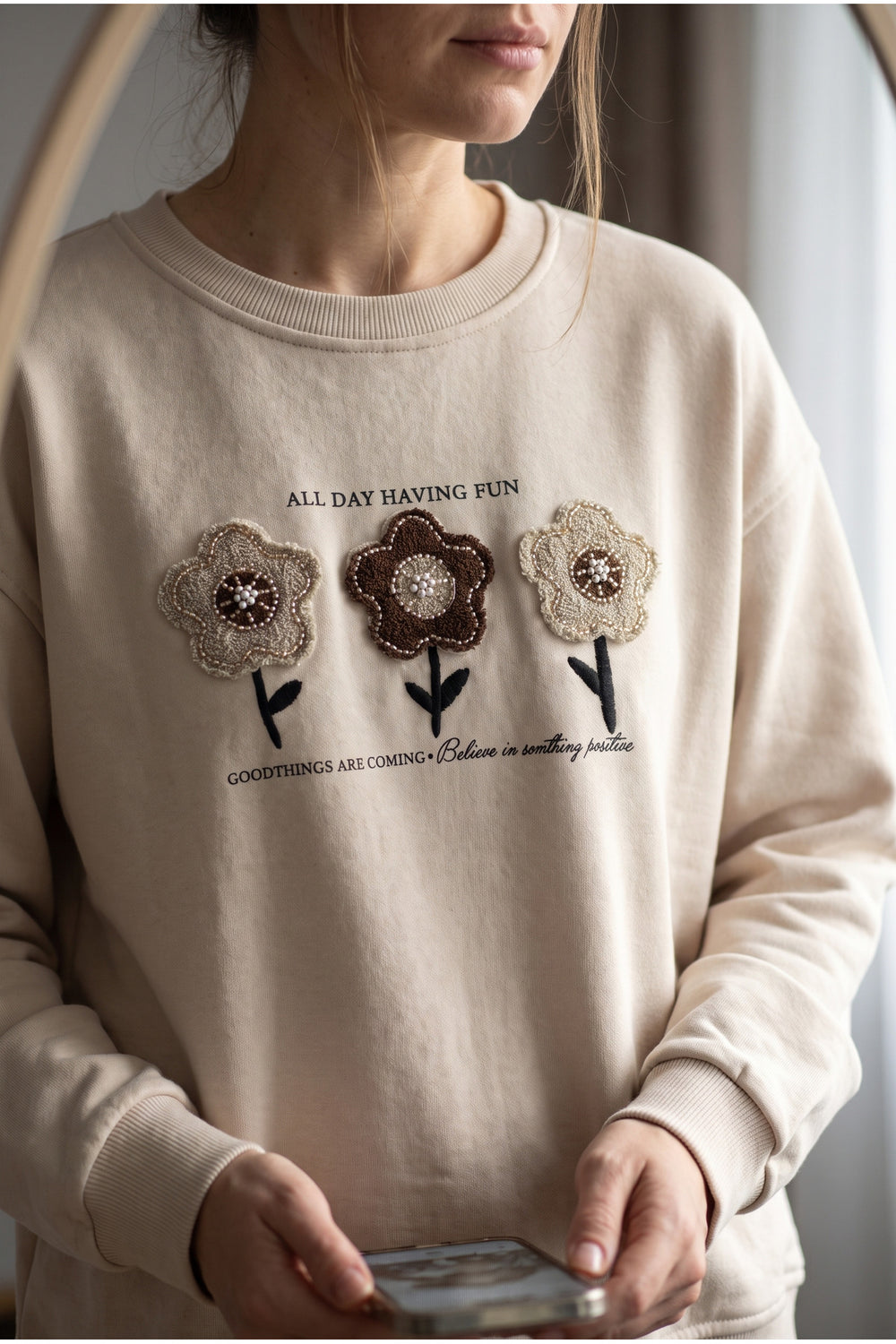 %100 Pamuk Boncuk Ve Nakış İşlemeli Sweatshirt - Bej