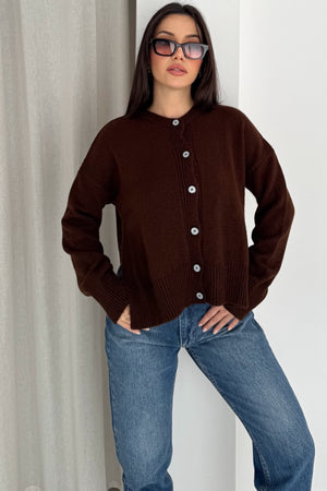 Yanı Yırtmaçlı Düğmeli Oversize Triko Hırka Standart Beden - Kahverengi