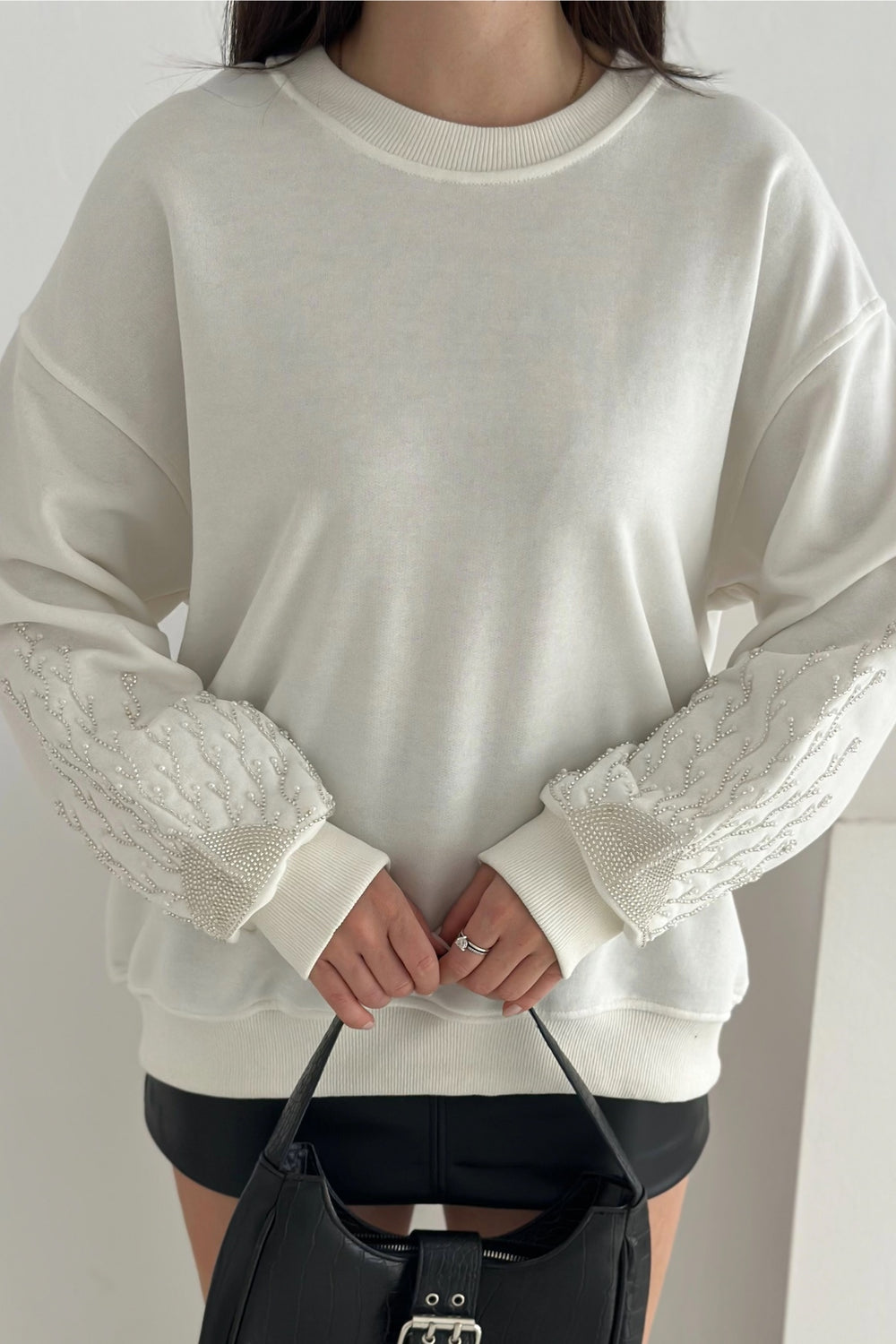 Kolları Boncuk Ve Taş İşlemeli %100 Pamuk Sweatshirt - Beyaz
