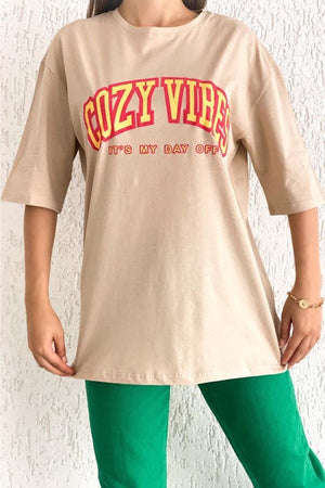 Kadın Cozy Vibes Baskılı Salaş T-shirt - Bej