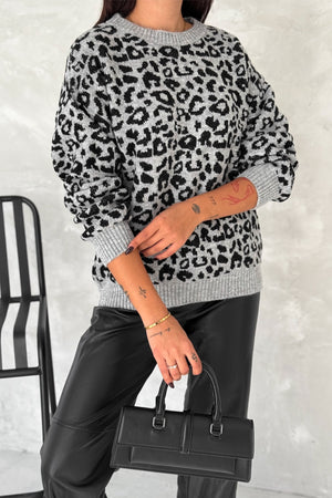 Kadın Standart Beden Leopar Desen Oversize Triko Kazak - Gri
