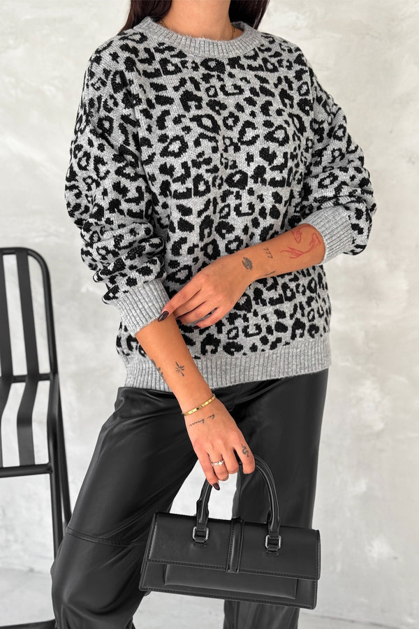 Kadın Standart Beden Leopar Desen Oversize Triko Kazak - Gri