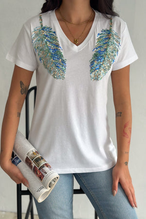 Kadın V Yaka Omzu Yaprak Pul Payet İşlemeli %100 Pamuk T-Shirt - Beyaz