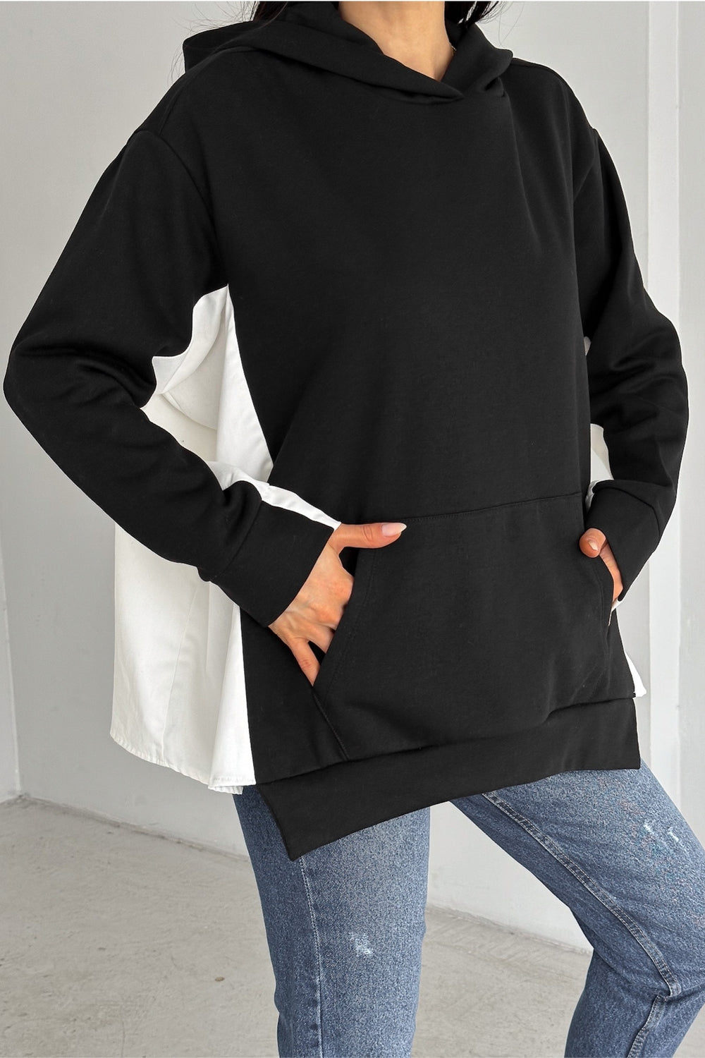 Kadın Standart Beden Oversize Kalıp Cepli Tasarım Sweatshirt - Siyah