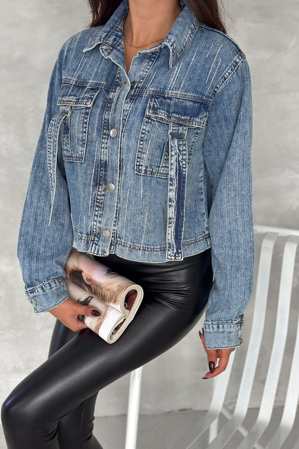 Kadın Mavi Çift Cepli Pul Detaylı Denim Kısa Kot Ceket - Lacivert