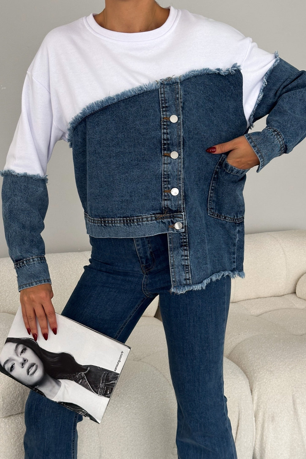 Asimetrik Düğmeli Kot Detaylı Tasarım Sweatshirt - Beyaz