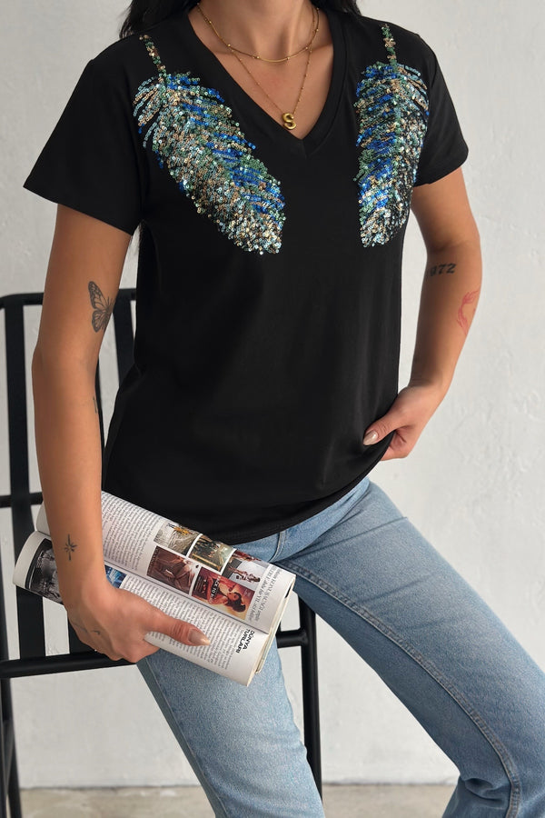 Kadın V Yaka Omzu Yaprak Pul Payet İşlemeli %100 Pamuk T-Shirt - Siyah