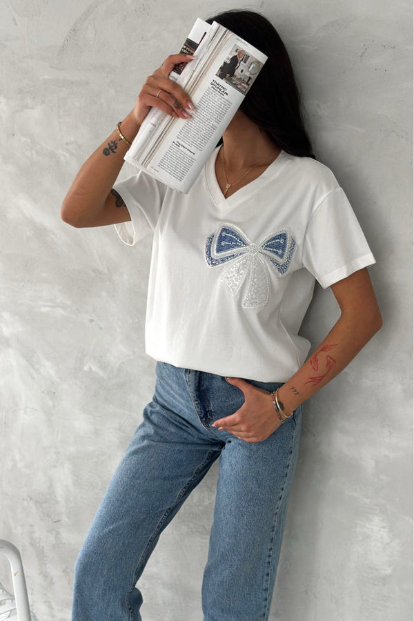 Kadın Dikme Boncuk Ve Pul İşlemeli Fiyonk Detaylı %100 Pamuk T-shirt - Beyaz