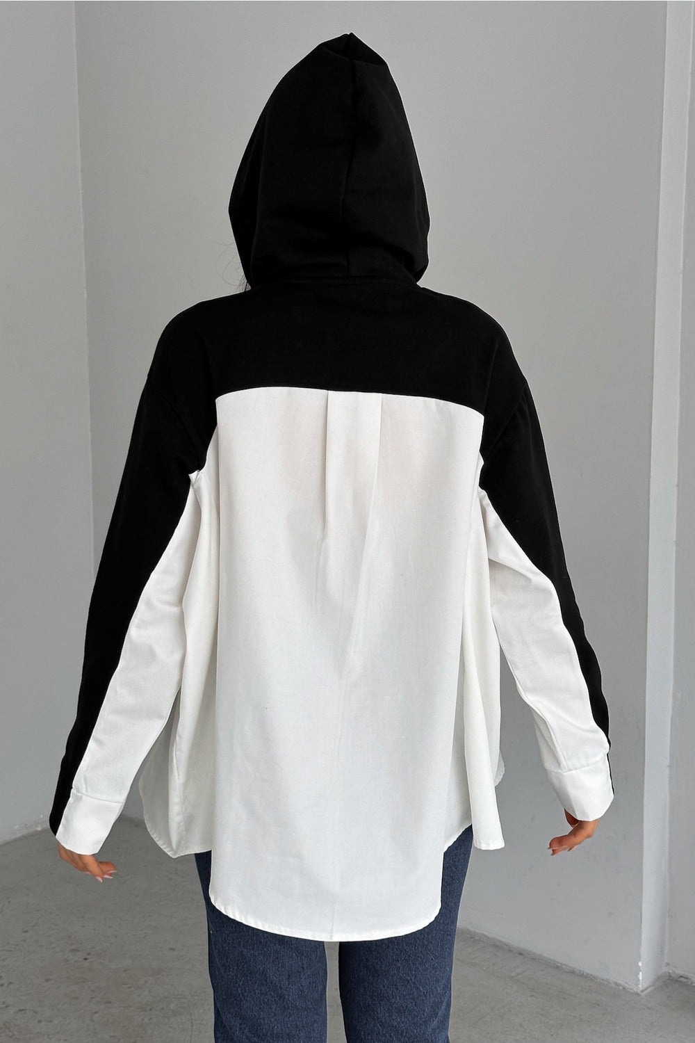 Kadın Standart Beden Oversize Kalıp Cepli Tasarım Sweatshirt - Siyah
