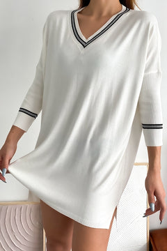 Kadın V Yaka Yakası Ve Bileği Sim Şerit Detaylı Standart Beden Oversize Bol Triko Tunik - Beyaz