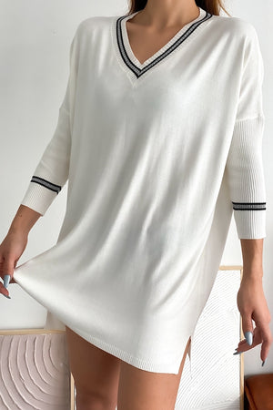 Kadın V Yaka Yakası Ve Bileği Sim Şerit Detaylı Standart Beden Oversize Bol Triko Tunik - Beyaz