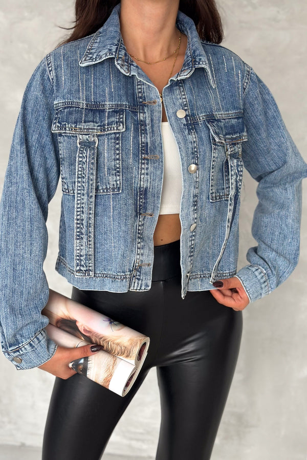 Kadın Mavi Çift Cepli Pul Detaylı Denim Kısa Kot Ceket - Lacivert