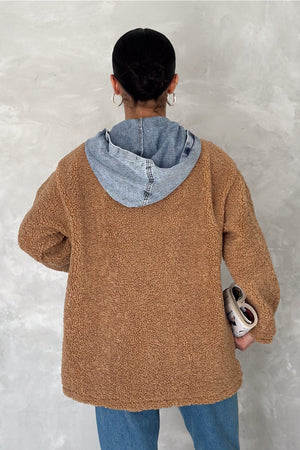 Kadın Çıtçıt Düğme Kot Garnili Kapüşonlu Peluş Ceket - Taba