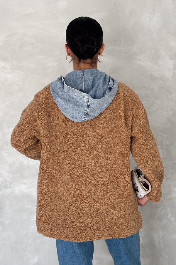 Kadın Çıtçıt Düğme Kot Garnili Kapüşonlu Peluş Ceket - Taba