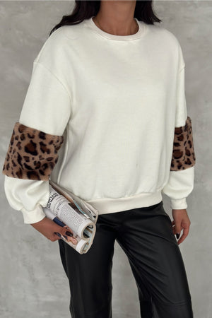 Kadın Kolları Leopar Detaylı İçi Pamuklu Oversize Sweatshirt - Beyaz