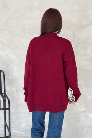 Kadın Bordo Standart Beden Siyah Cep Detaylı Düğmeli Oversize Triko Hırka - Koyu Bordo