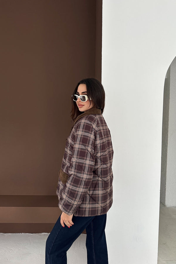 Kadın Kadife Yaka Detaylı Ekose Çıtçıt Düğme Kapitone Astarlı Oversize Mont - Kahverengi