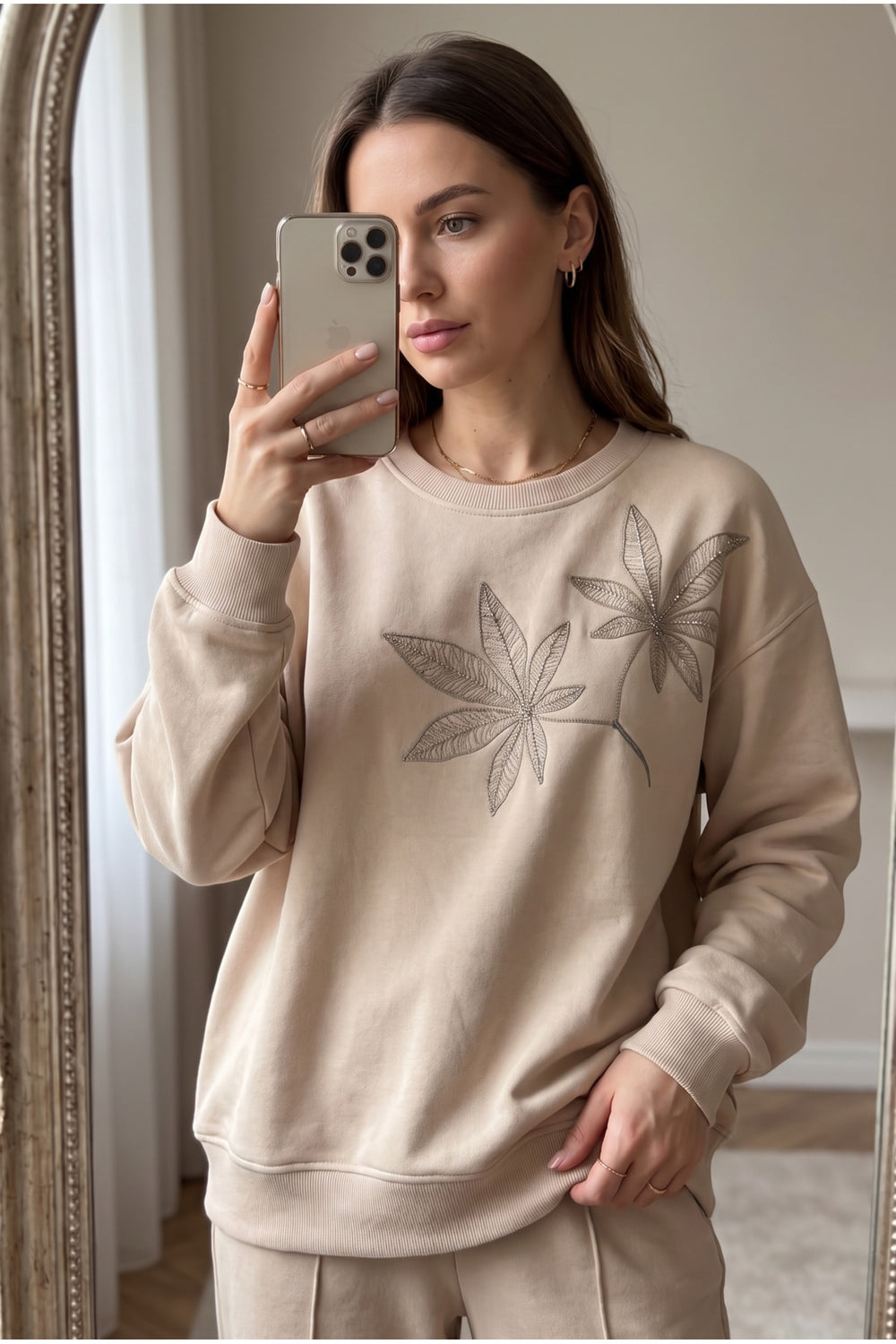 Yaprak Desen Boncuk İşlemeli %100 Pamuk Sweatshirt - Bej