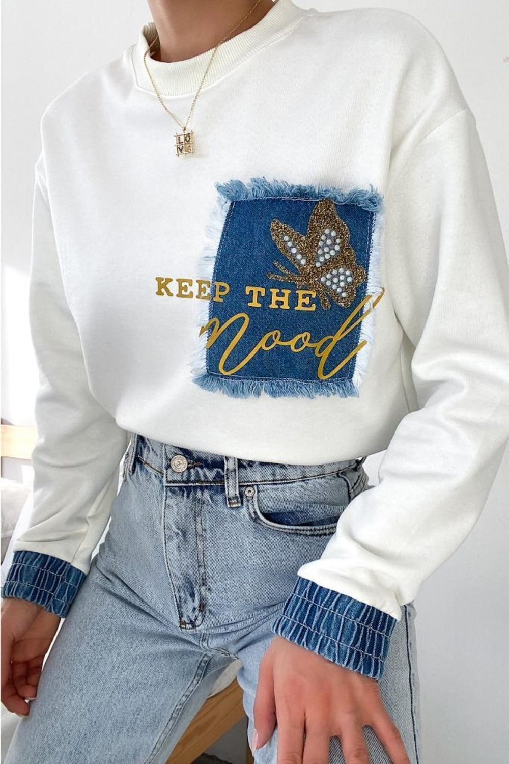 Kadın Etek Ucu Ve Bilekleri Kot Detaylı Kelebek Taşlı Pamuk Sweatshirt - Beyaz