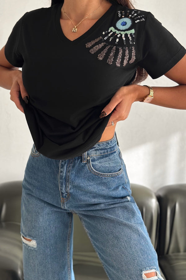 Kadın V Yaka Omzu Nakış Ve Pul Payet İşlemeli %100 Pamuk T-Shirt - Siyah