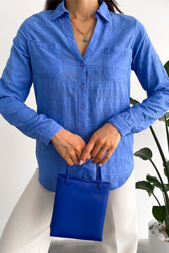 Kadın V Yaka Çift Cepli Katlanır Kol Slim Fit Kalıp Gömlek - Mavi