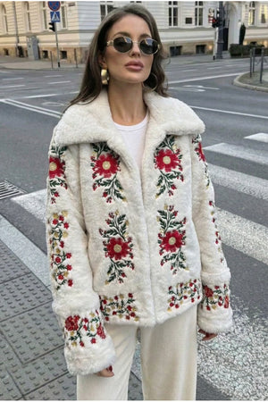 Nakışlı Vintage Suni Kürk Ceket - Beyaz