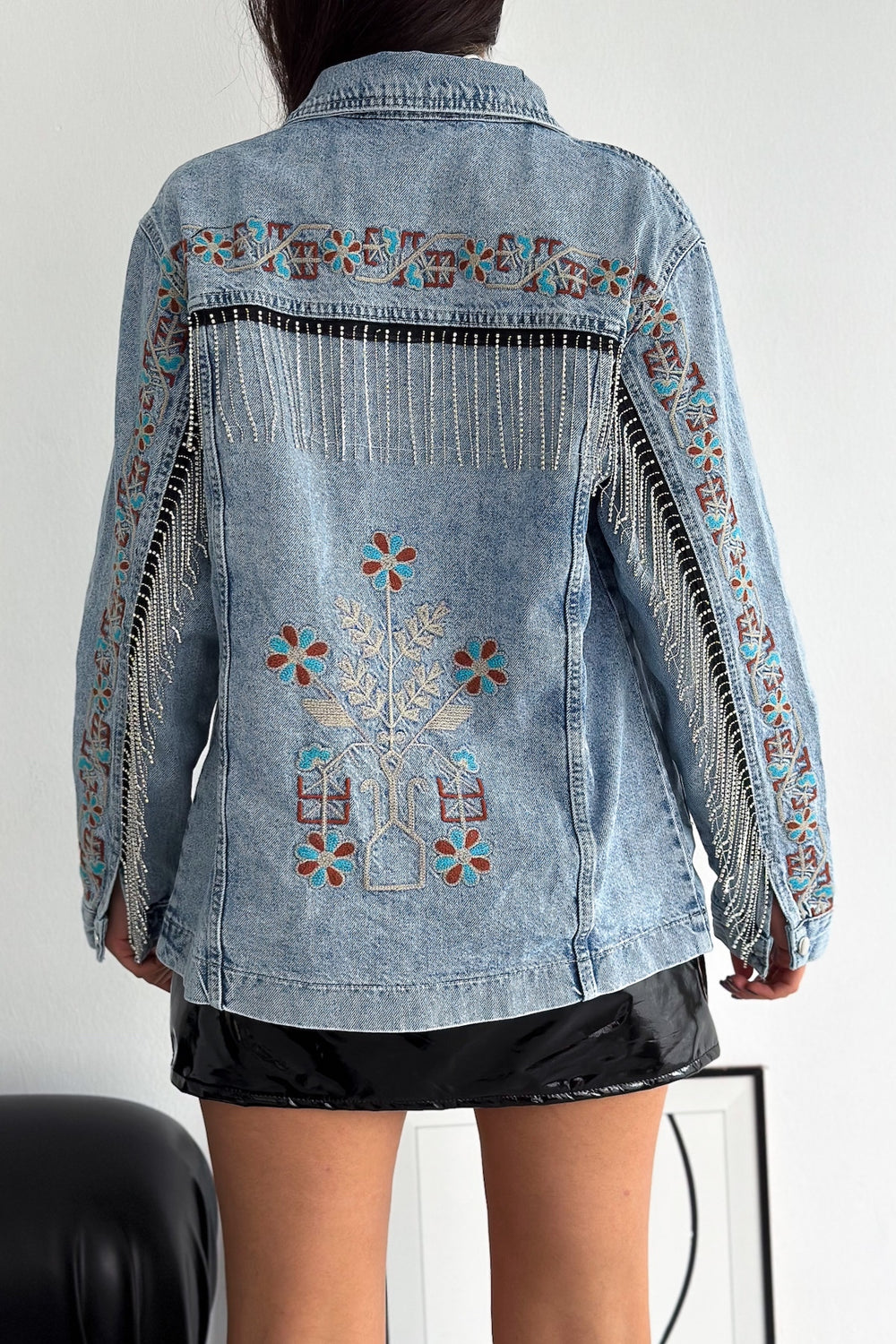 Kadın Çıtçıt Düğmeli Taş Püsküllü Komple Nakış İşlemeli Denim Ceket - Mavi