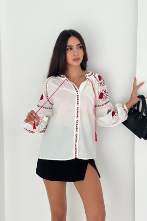 Kadın Etnik Desen Çiçek Nakış İşlemeli Püsküllü Pamuklu Bluz - Beyaz