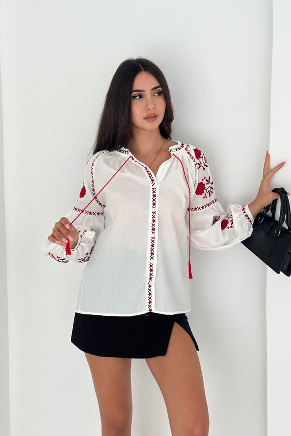 Kadın Etnik Desen Çiçek Nakış İşlemeli Püsküllü Pamuklu Bluz - Beyaz