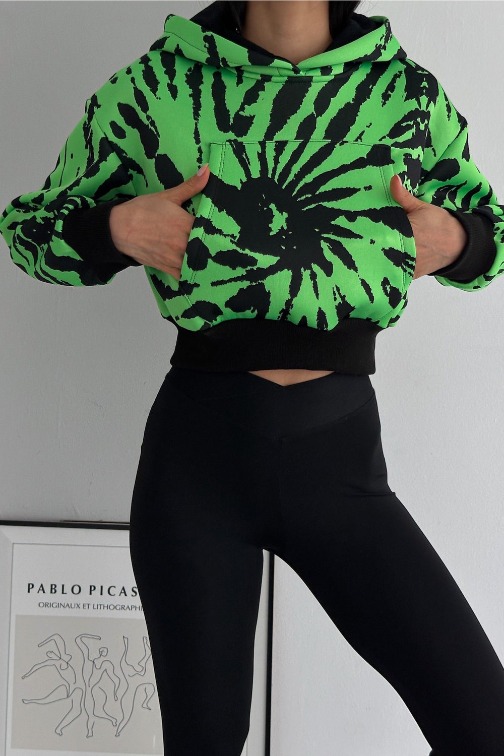 Kapüşonlu Kanguru Cepli Renkli 3 İplik Şardonlu Crop Sweatshirt - Yeşil