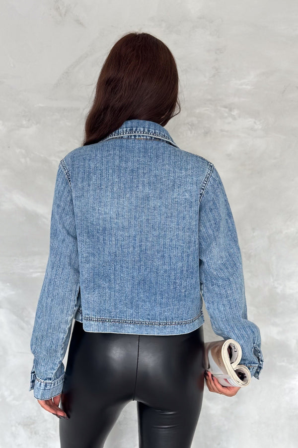 Kadın Mavi Çift Cepli Pul Detaylı Denim Kısa Kot Ceket - Lacivert