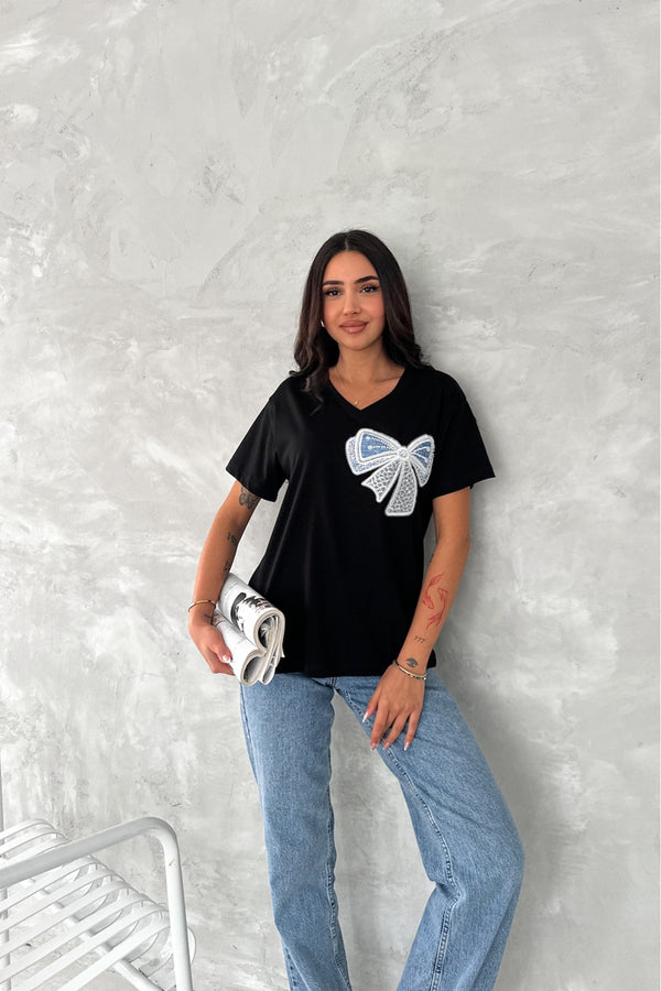 Kadın Dikme Boncuk Ve Pul İşlemeli Fiyonk Detaylı %100 Pamuk T-shirt - Siyah