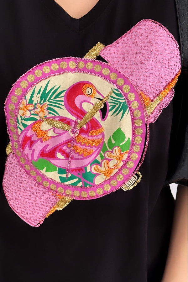 Kadın V Yaka Flamingo Saat Pul Payet İşlemeli %100 Pamuk Tişört - Siyah