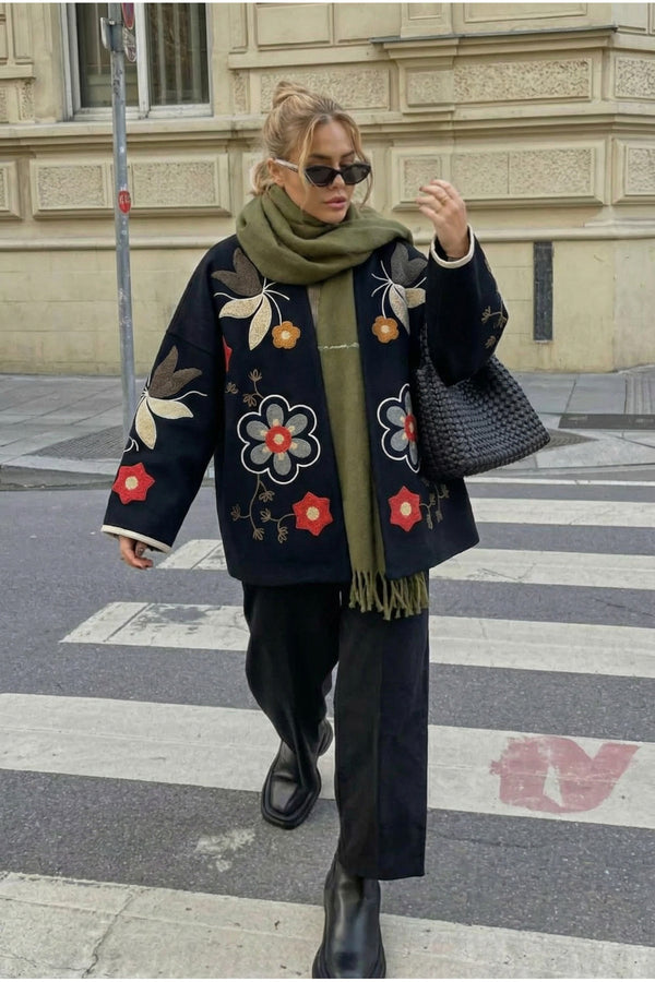 Nakış İşlemeli Vintage Kaşe Ceket - Siyah