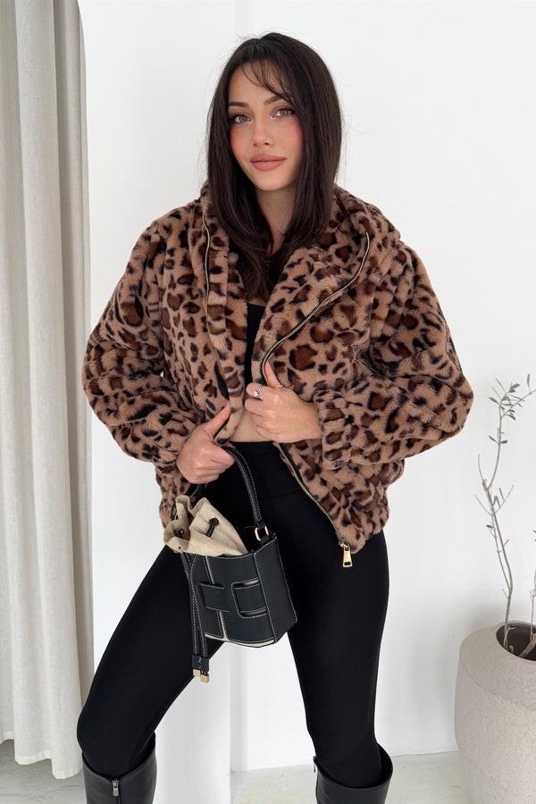 Leopar Fermuarlı Kapüşonlu İçi Astarlı Peluş Kürk Mont - Çok Renkli