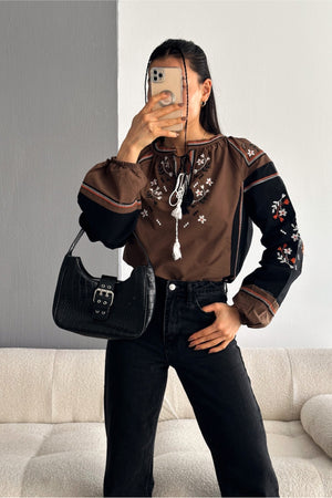 Kadın Püsküllü Nakış İşlemeli Vintage Bluz - Kahverengi