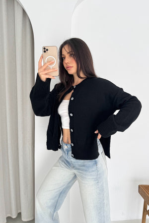 Yanı Yırtmaçlı Düğmeli Oversize Triko Hırka Standart Beden - Siyah