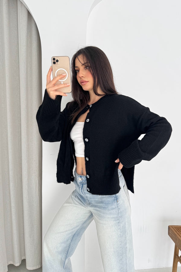 Yanı Yırtmaçlı Düğmeli Oversize Triko Hırka Standart Beden - Siyah