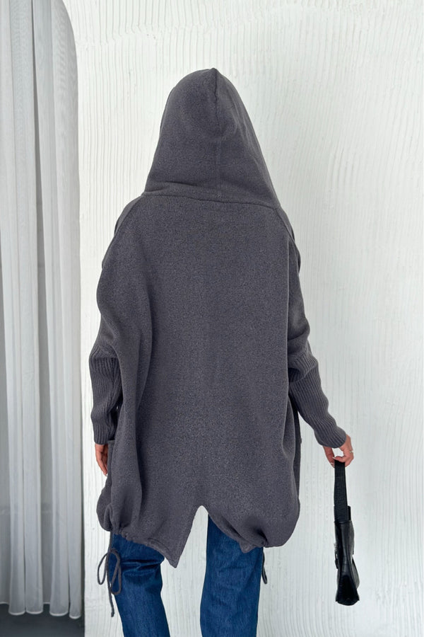 Kadın Yarasa Kol Çift Cepli Kapüşonlu Bol Dökümlü Salaş Oversize Standart Beden Triko Hırka - Füme